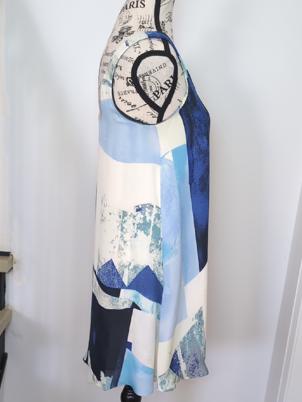 WILFRED | Women's Blue/White Abstract Sleeveless 100% Silk Mini Dress - Picture 4 of 6